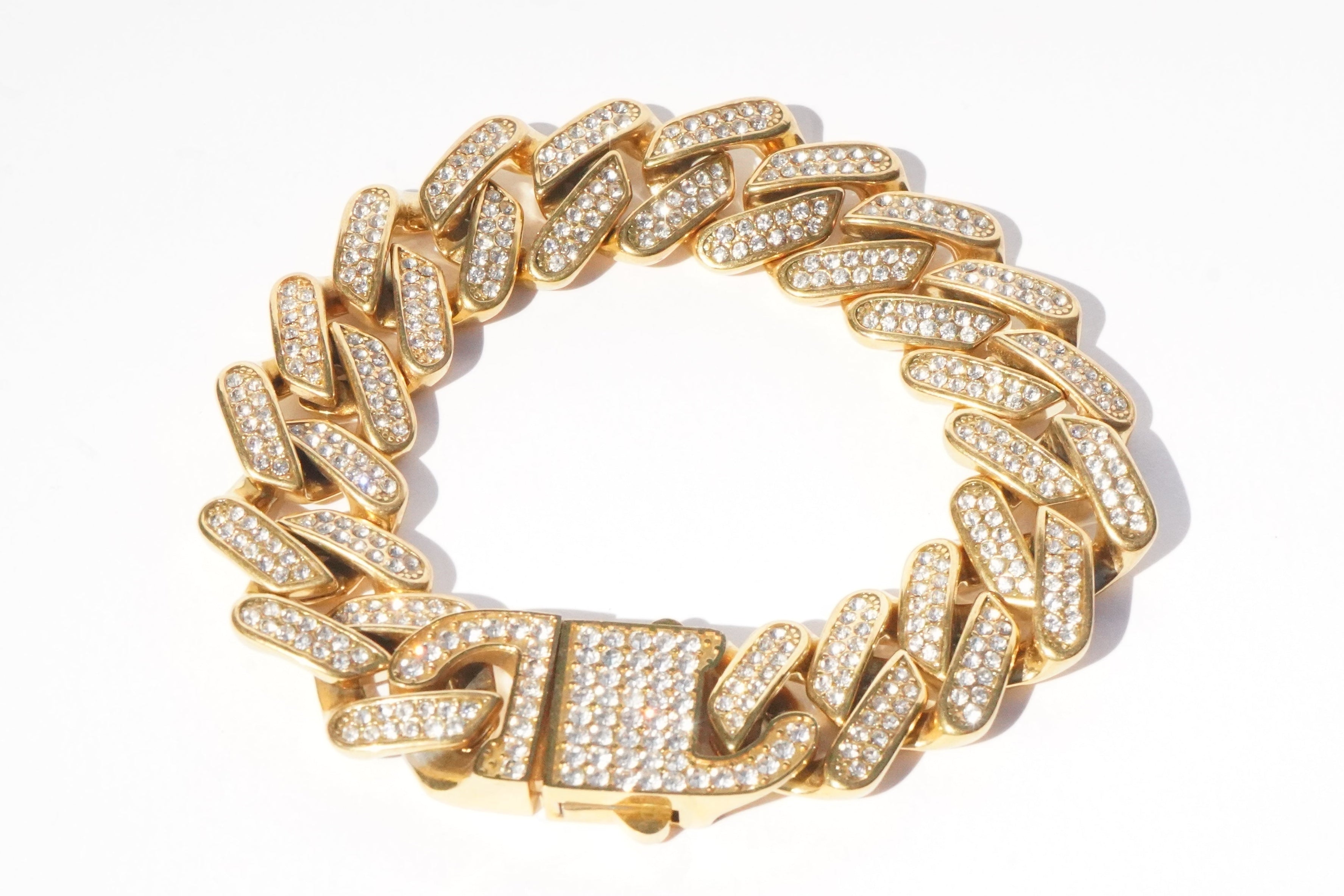 Stainless steel large blinked golden bracelet