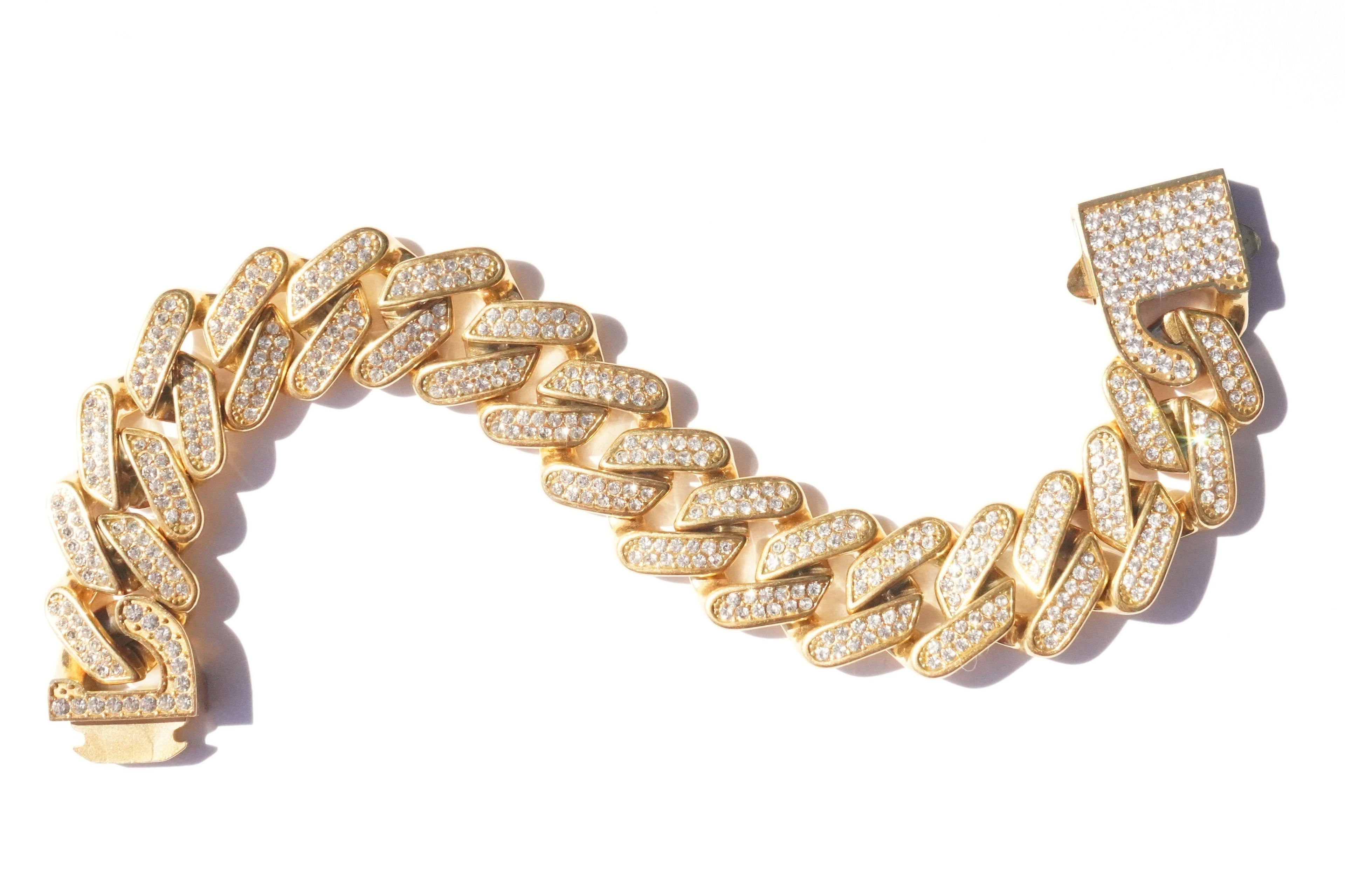Stainless steel large blinked golden bracelet
