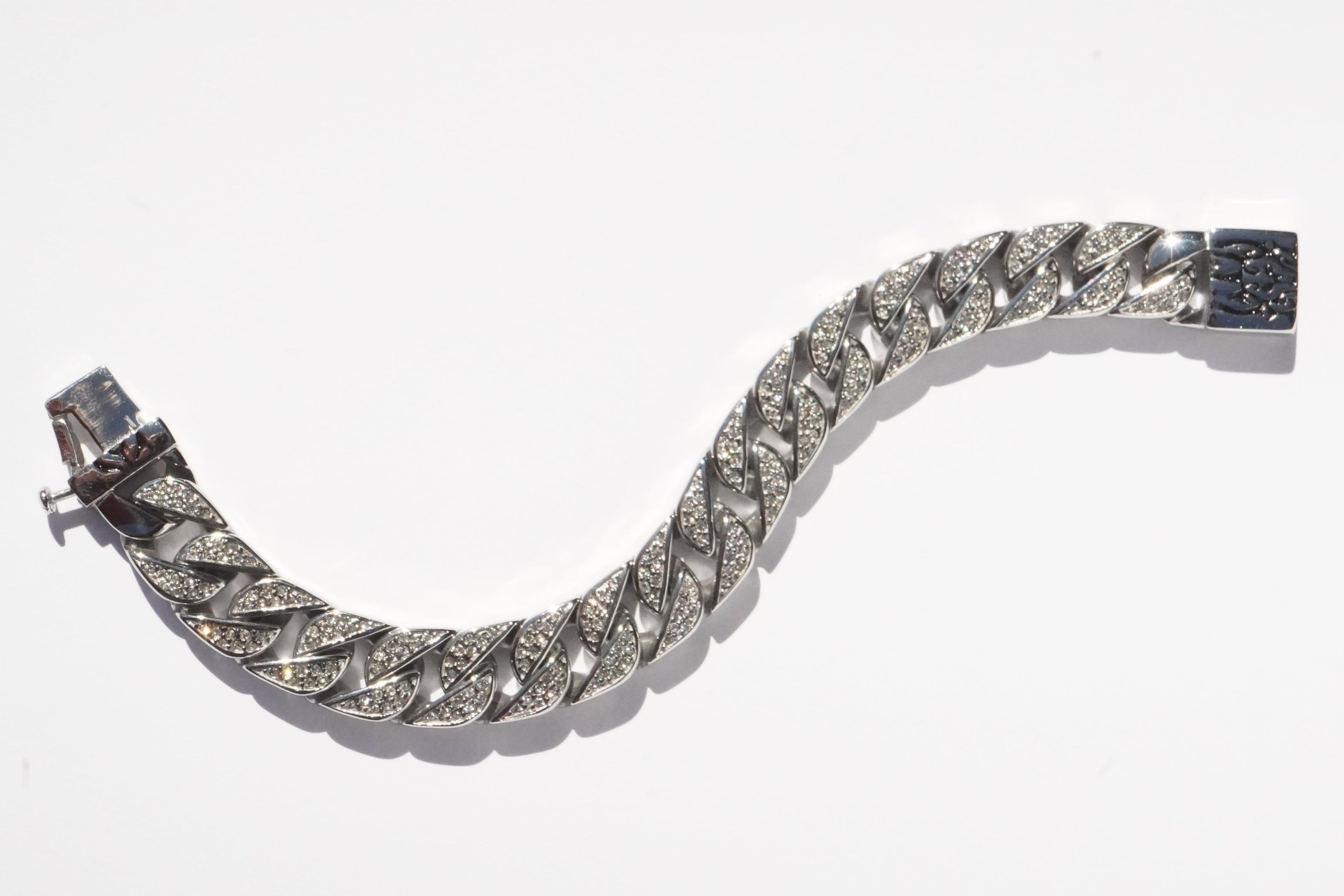 Stainless steel large, blinked bracelet