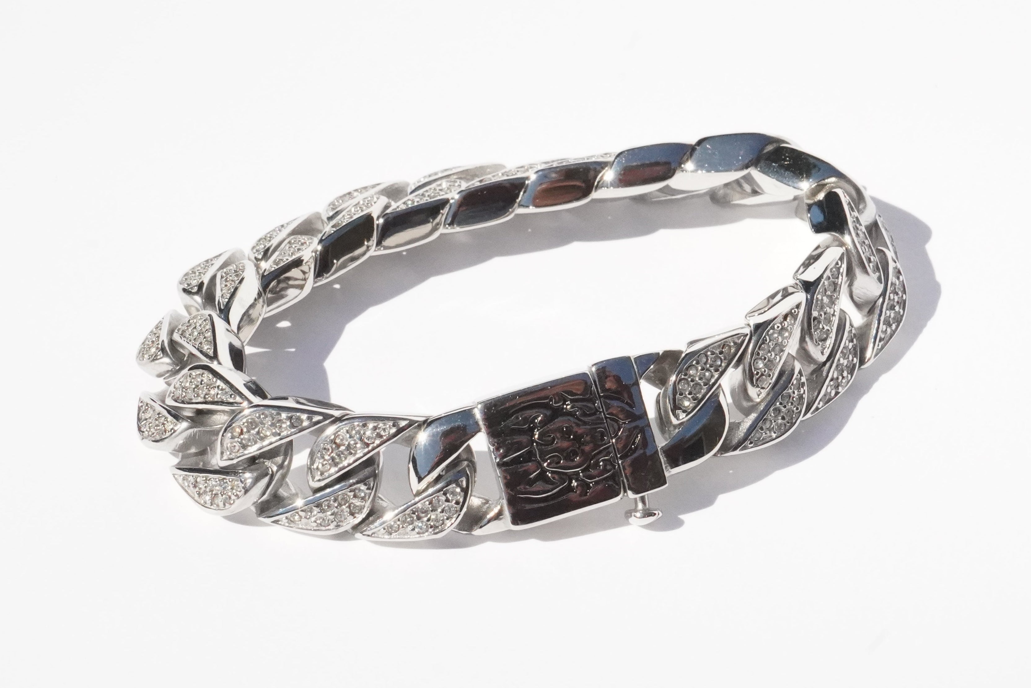 Stainless steel large, blinked bracelet