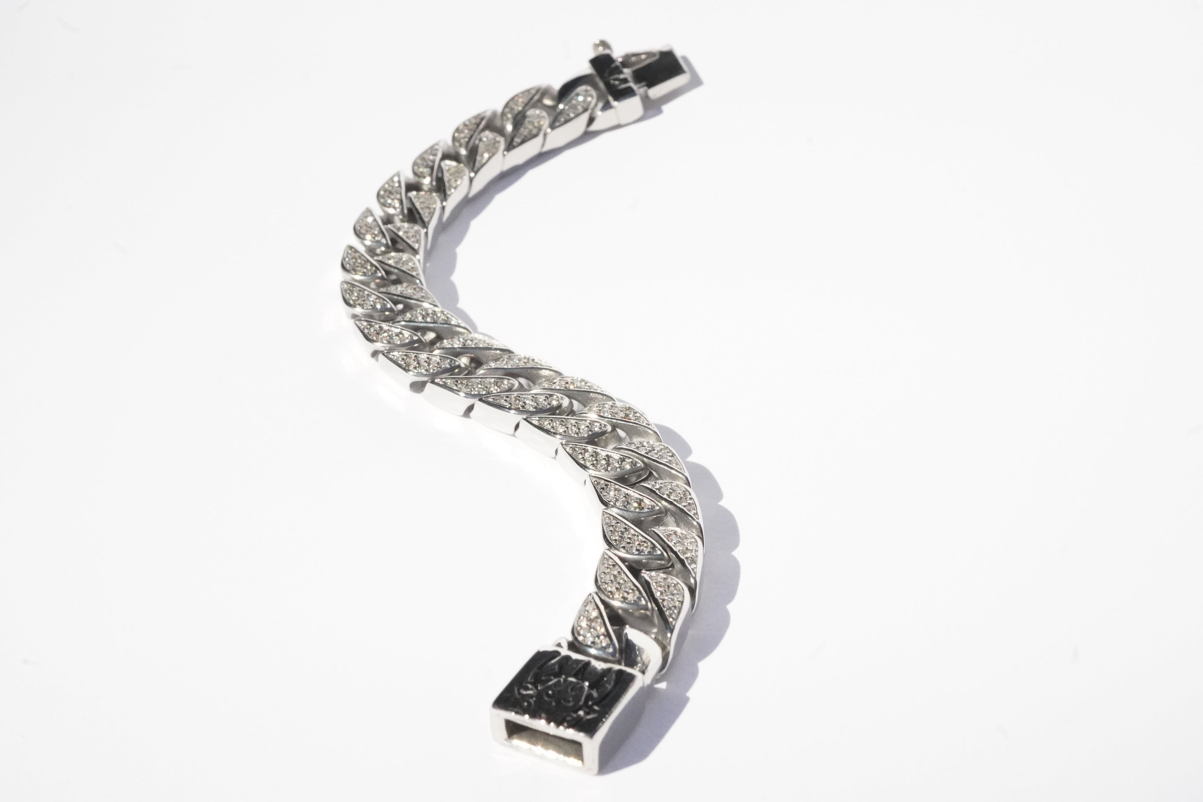 Stainless steel large, blinked bracelet