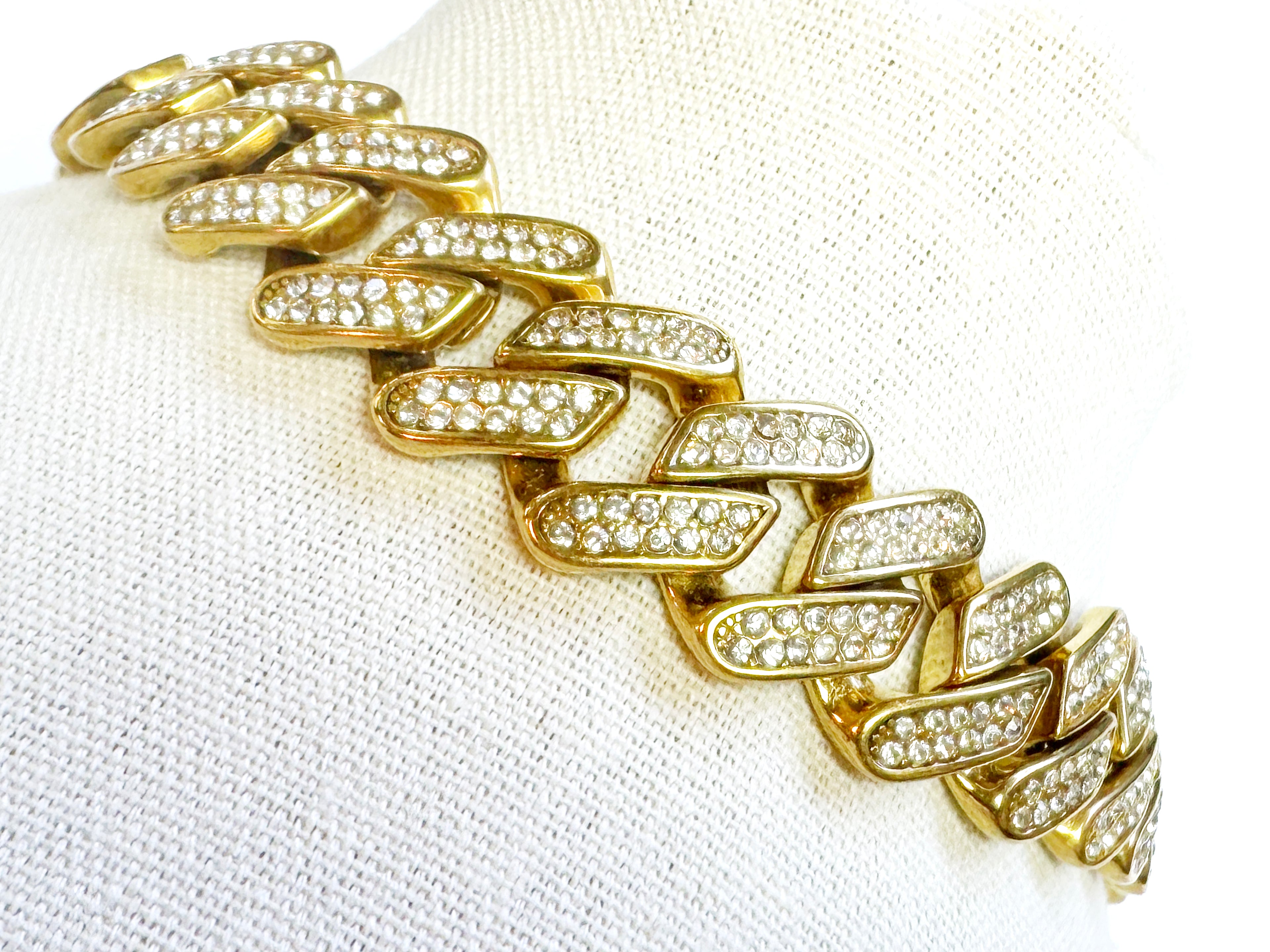 Stainless steel large blinked golden bracelet